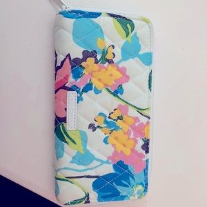 NEW w/Tags Vera Bradley Zip Around Marian Floral Accordion Wallet Quilted Fabric